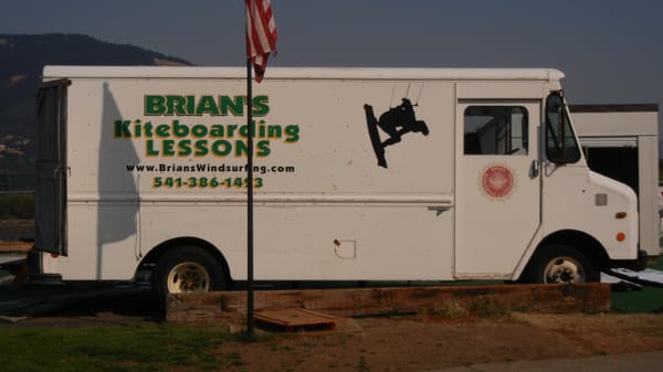 Brian's Kiteboarding, Wing Foil, Windsurf & Stand up Paddling by null