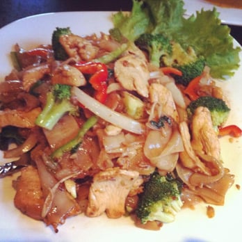Green Mango Thai - Pad see ew - Thai Near Me - Rancho Cucamonga, California Green Mango Thai - Pad see ew - Thai Near Me - Rancho Cucamonga, California
