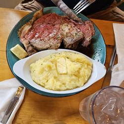 Cow Palace - King prime rib and garlic mashed potatoes