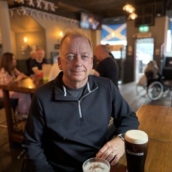 Hootenanny - Guinness, nice and cold. - Pubs Near Me - Glasgow, GLG