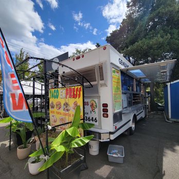 Taco Express - a taco truck parked in a parking lot - Tacos Near Me - Portland, Oregon Taco Express - a taco truck parked in a parking lot - Tacos Near Me - Portland, Oregon
