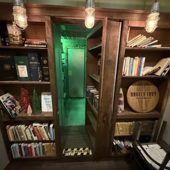 “TheSubway” Speakeasy