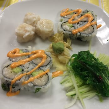 Avana Sushi - Lunch combo: spicy white tuna roll, seaweed salad, shumai - Japanese Near Me - Boston, Massachusetts Avana Sushi - Lunch combo: spicy white tuna roll, seaweed salad, shumai - Japanese Near Me - Boston, Massachusetts
