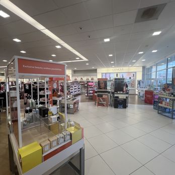 Ulta Beauty - Inside - Hair Salons Near Me - Los Angeles, California Ulta Beauty - Inside - Hair Salons Near Me - Los Angeles, California