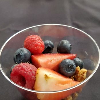 Saddlebrook Resort - Granola, raspberries, blueberries and strawberries w/yogurt 4/5 - Resorts Near Me - Wesley Chapel, Florida