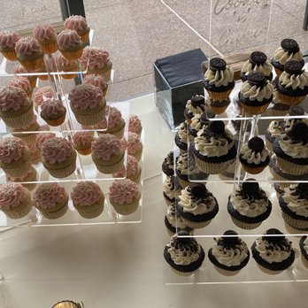 Bada Bling Cupcakes - Strawberry vanilla bean and cookies and creme cupcakes - Cupcakes Near Me - Gilbert, Arizona