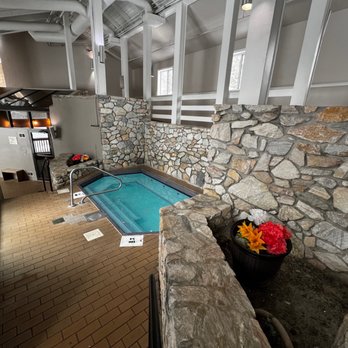 The Black Bear Lodge - Indoor spa / hot tub - Ski Resorts Near Me - Winhall, Vermont The Black Bear Lodge - Indoor spa / hot tub - Ski Resorts Near Me - Winhall, Vermont