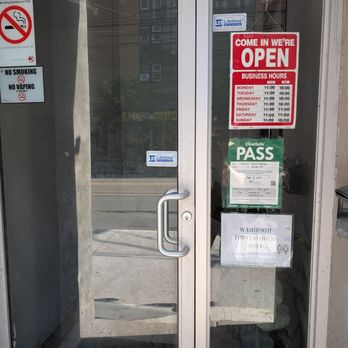 Hokkaido Ramen Santouka - Entrance with hours of operation - Ramen Near Me - Toronto, Ontario Hokkaido Ramen Santouka - Entrance with hours of operation - Ramen Near Me - Toronto, Ontario
