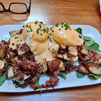 Ruby Sunshine Homewood - Corned beef hash eggs Benedict - Breakfast & Brunch Near Me - Birmingham, Alabama
