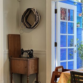 Abuelas Midtown - Another perfect decorative touch! Door to outside patio. - Coffee & Tea Near Me - Sacramento, California