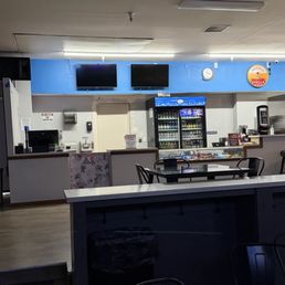 The snack bar doesn't stay open late at night for some reason. The snack bar doesn't stay open late at night for some reason.