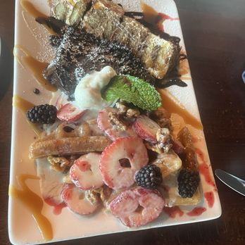Waterside - Dessert sampler for table - New American Near Me - Oxnard, California Waterside - Dessert sampler for table - New American Near Me - Oxnard, California