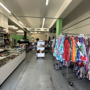Mint Odz & Enz - Thrift Stores Near Me - Pearl City, Hawaii Mint Odz & Enz - Thrift Stores Near Me - Pearl City, Hawaii