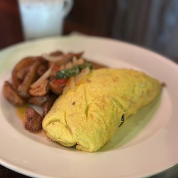 Makahiki - Pork omelet  Lots of kalua pork and spinach inside. - Bars Near Me - Kapolei, Hawaii