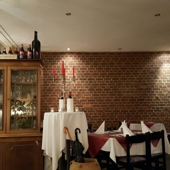 La Malizia Pizzeria - Gemütliche Atmosphäre am Abend - Pizza Near Me - Cologne, NW La Malizia Pizzeria - Gemütliche Atmosphäre am Abend - Pizza Near Me - Cologne, NW