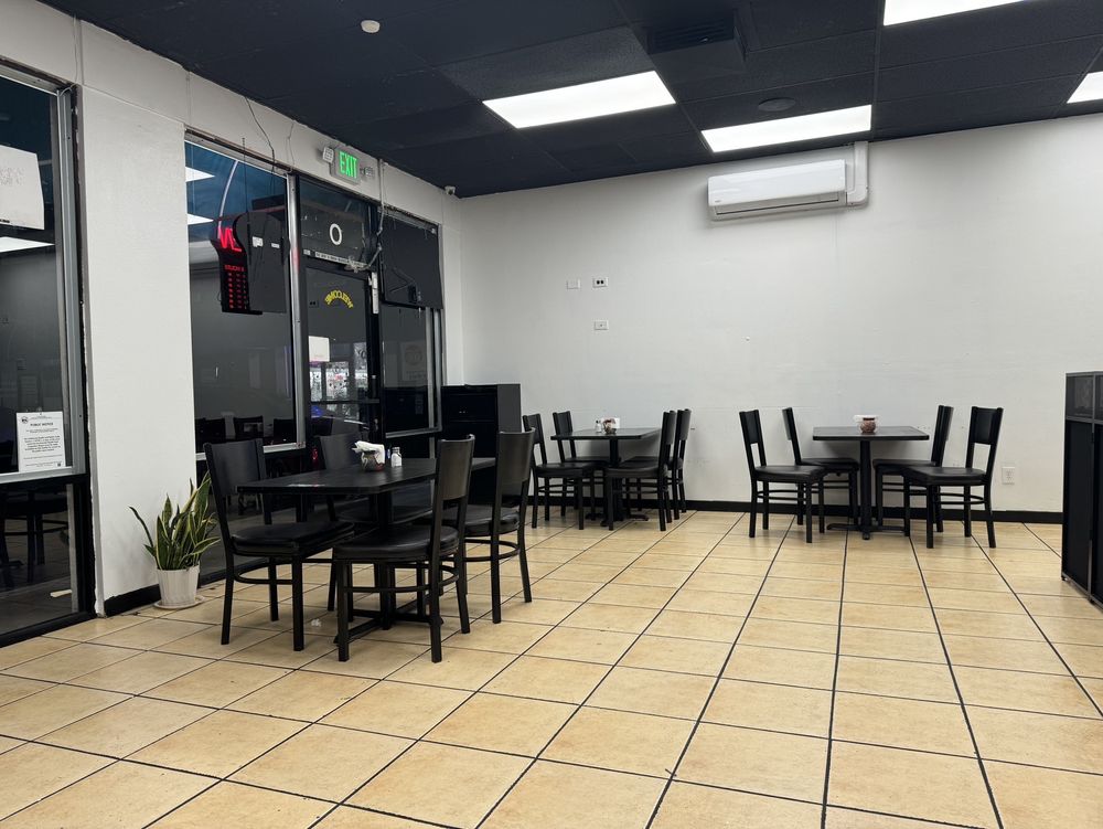 La Familia Street Tacos & More