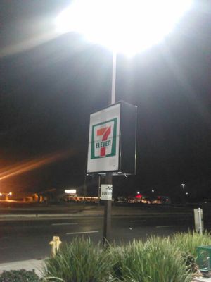 7-Eleven by null