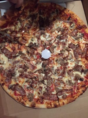 P & M Classic Pizza and Restaurant by null