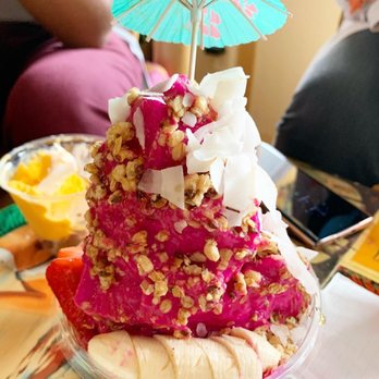Makani's Magic Pineapple Shack - Dragon Bowl - Juice Bars & Smoothies Near Me - Hilo, Hawaii