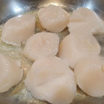 Kuzma's Fish Market - 8 scallops for under $27, pan seared (12/24/20) - Seafood Markets Near Me - Edmonds, Washington Kuzma's Fish Market - 8 scallops for under $27, pan seared (12/24/20) - Seafood Markets Near Me - Edmonds, Washington