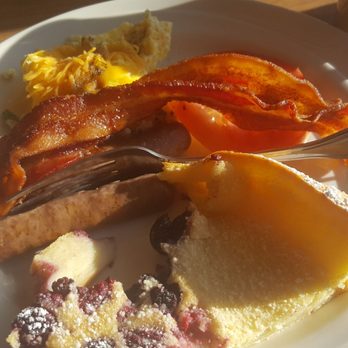 Echo Mountain Inn - Breakfast - Hotels Near Me - Hendersonville, North Carolina