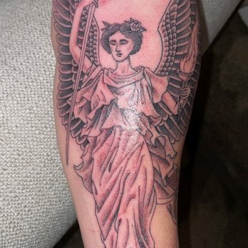 Signature Tattoo - Tattoo Near Me - Ferndale, Michigan