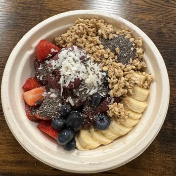 Waffle and Berry - Takeout açaí bowl - Waffles Near Me - Honolulu, Hawaii