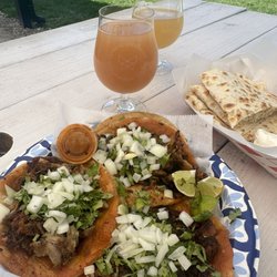 Tacos El Mariachi Loco - Tacos