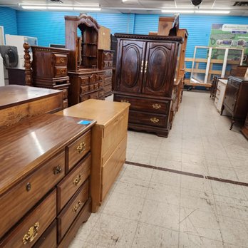 Middlesex Habitat for Humanity ReStore - Furniture Stores Near Me - Cromwell, Connecticut