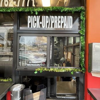 Hugo's Tacos - Pickup area - Mexican Near Me - Studio City, California