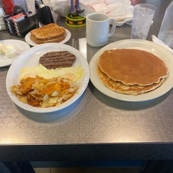 Breakfast Queen - What's it look like. - Breakfast & Brunch Near Me - Englewood, Colorado Breakfast Queen - What's it look like. - Breakfast & Brunch Near Me - Englewood, Colorado