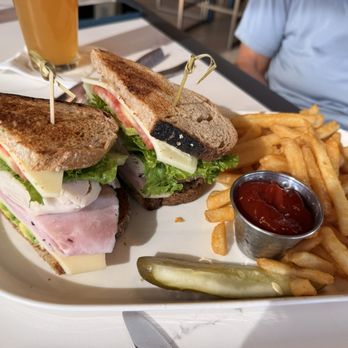 The Bunker Bar - Turkey club - American Near Me - La Quinta, California