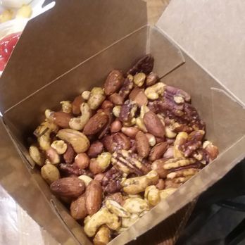 Oliver's Market - Pub nuts to go - Grocery Near Me - Windsor, California