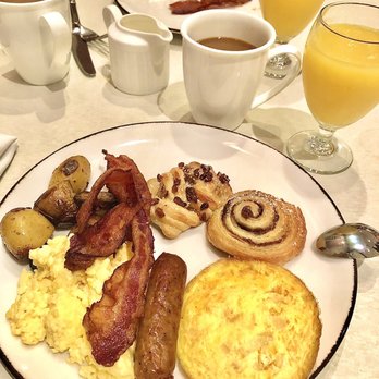Rusty's Bistro - Delicious breakfast buffet - American Near Me - Clearwater Beach, Florida