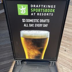 DraftKings Sportsbook at Resorts - This sign is inaccurate. They don't have a bartender serving Mon-Thurs.