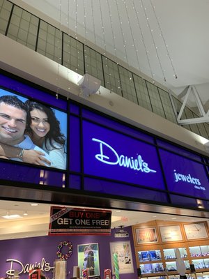 Daniel's by null