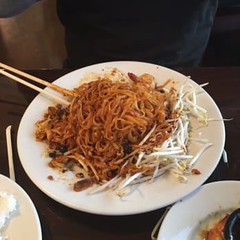 Madam Mam's - Chicken and shrimp pad Thai! - Thai Near Me - Austin, Texas Madam Mam's - Chicken and shrimp pad Thai! - Thai Near Me - Austin, Texas