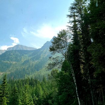 Glacier National Park - Driving up Going to the Sun Road. - Parks Near Me - West Glacier, Montana Glacier National Park - Driving up Going to the Sun Road. - Parks Near Me - West Glacier, Montana