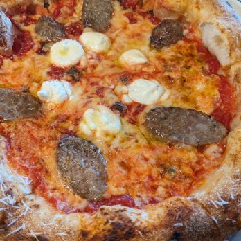 Centro Cali Brewing - Cali pizza.  Sausage, ricotta, hot honey. - Breweries Near Me - Bakersfield, California