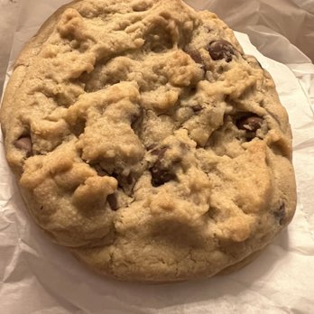 Crumbl - Winter Park - Chocolate chip - Bakeries Near Me - Winter Park, Florida Crumbl - Winter Park - Chocolate chip - Bakeries Near Me - Winter Park, Florida