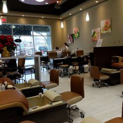 I Spa & Nails - Inside