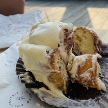 Cocorico Boulangerie - Cinnamon roll - Coffee & Tea Near Me - Boston, Massachusetts