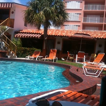 Blue Seas Courtyard - Hotels Near Me - Laud by Sea, Florida