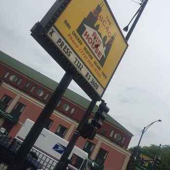 Shore's Xpress - Don't let the sign fool you. This is Shore's Xpress! - Fast Food Near Me - Chicago, Illinois