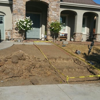 Professional Camel Landscaping - the front yard of a home - Landscape Architects or Designers Near Me Professional Camel Landscaping - the front yard of a home - Landscape Architects or Designers Near Me