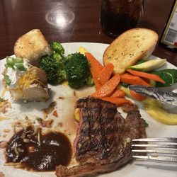 Windmills Cafe - Delicious steak 12 ounces !!!