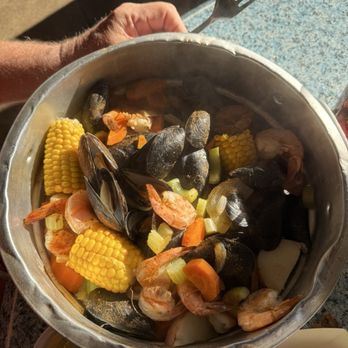Pop's Sunset Grill - Steam pot - Seafood Near Me - Nokomis, Florida