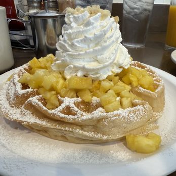 Eggs 'n Things - Waikiki Beach Eggspress - Mochi waffle with pineapple - Breakfast & Brunch Near Me - Honolulu, Hawaii