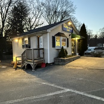 Muffin House Cafe - Cafes Near Me - Natick, Massachusetts