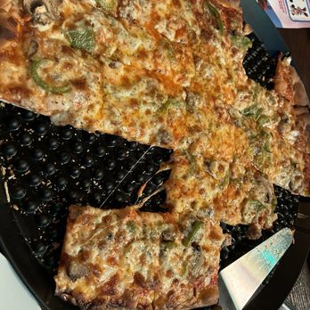 Foxhole Pizza And Pub - Fox Hole Classic Pizza - Pizza Near Me - McHenry, Illinois